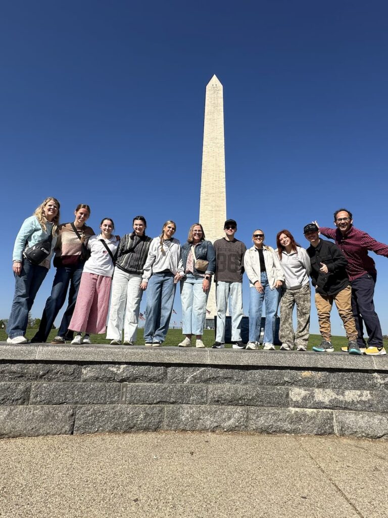christian heritage school students in washington dc at washington monument